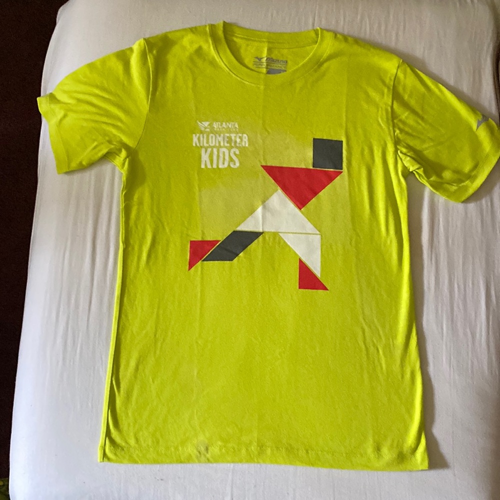 Medium KIDS TEE SHIRT NWOT